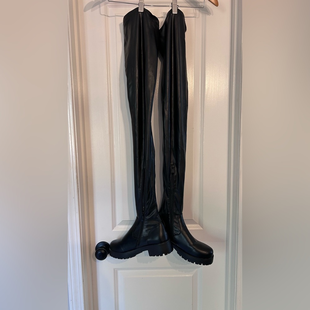 Azalea Wang SURGICAL-PROCEED THIGH HIGH
BOOTS - Picture 6 of 7